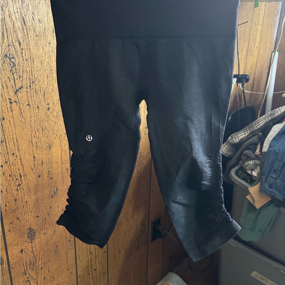 lululemon athletica Black Cropped Performance Leggings